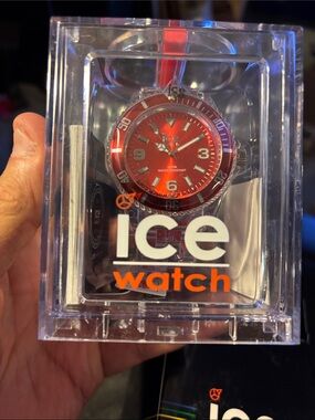 Men's Red Silicone Dive-Style Watch